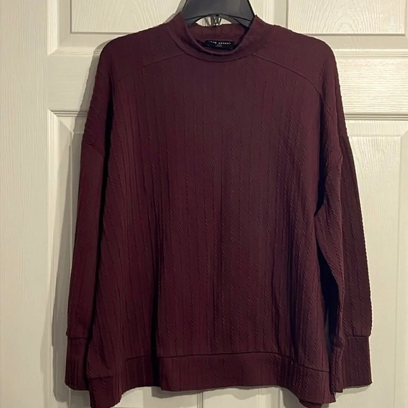 Lane Bryant women’s 18/20 Burgundy mock neck top. - Picture 1 of 5
